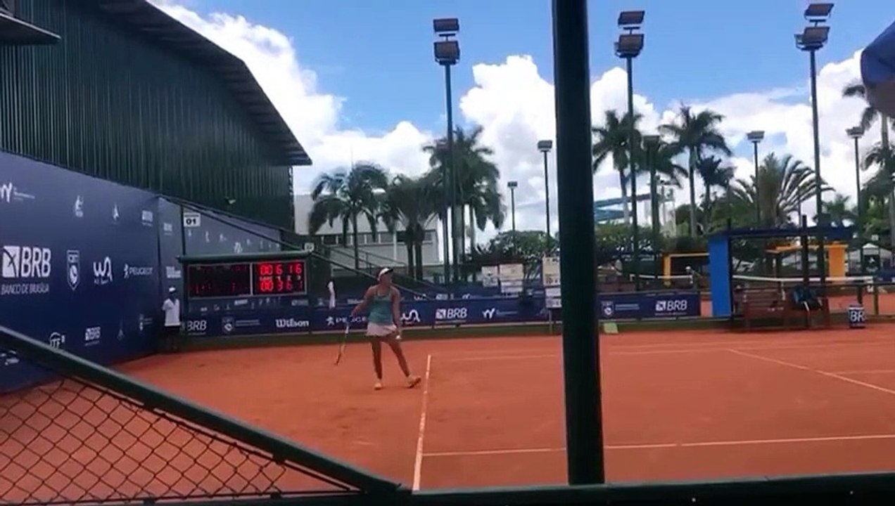 Solana Sierra define un partido en el  Sudamericano JB1 de Brasilia