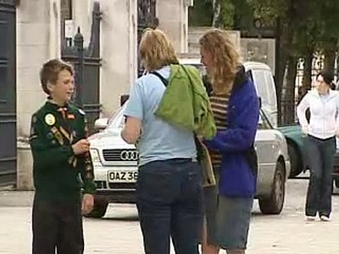 Just For Laughs Gags 3301 The Shoe Shine Scuttle