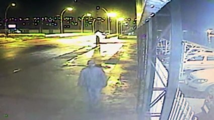 Novas imagens mostram ladrões agindo em revenda de veículos no São Cristóvão