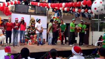 Villancicos ceum  lengua inglesa Y sorpresa a la maestra monica.