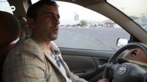الخبز المر في دروب صنعاء. علي، سائق تاكسي من نوع آخر