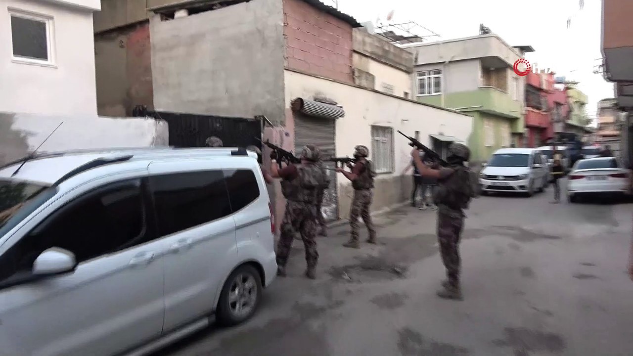 Adana’da organize şube şafak vakti birçok adrese operasyon düzenlendi