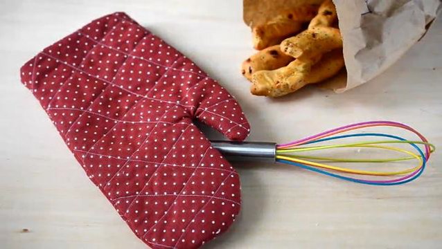 Craftypedia: Quilted Oven Mitts