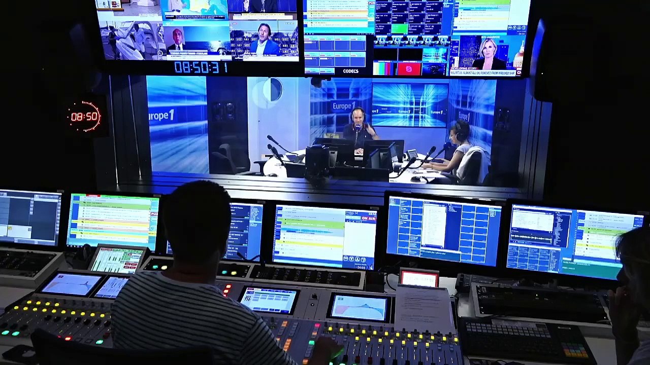 BEST OF - Nicolas Sarkozy : "Je suis souvent d'accord avec moi-même !" (Canteloup)