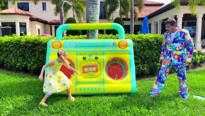 Nastya and her fun games with dad at home