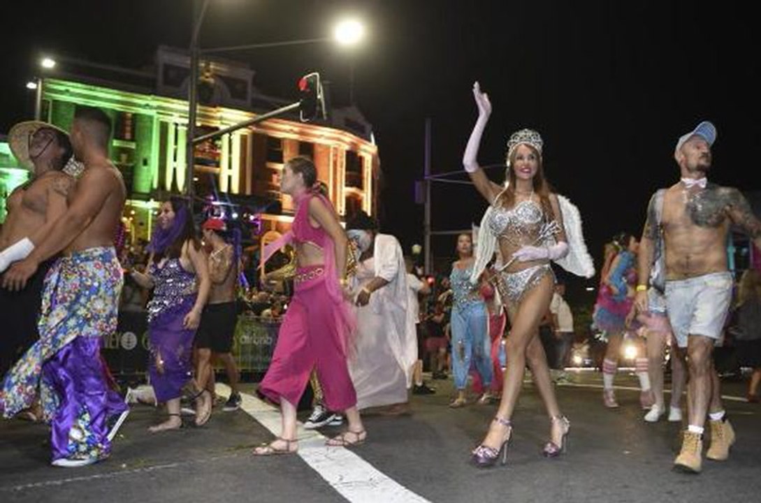 Thousands join Sydney's Gay and Lesbian Mardi Gras