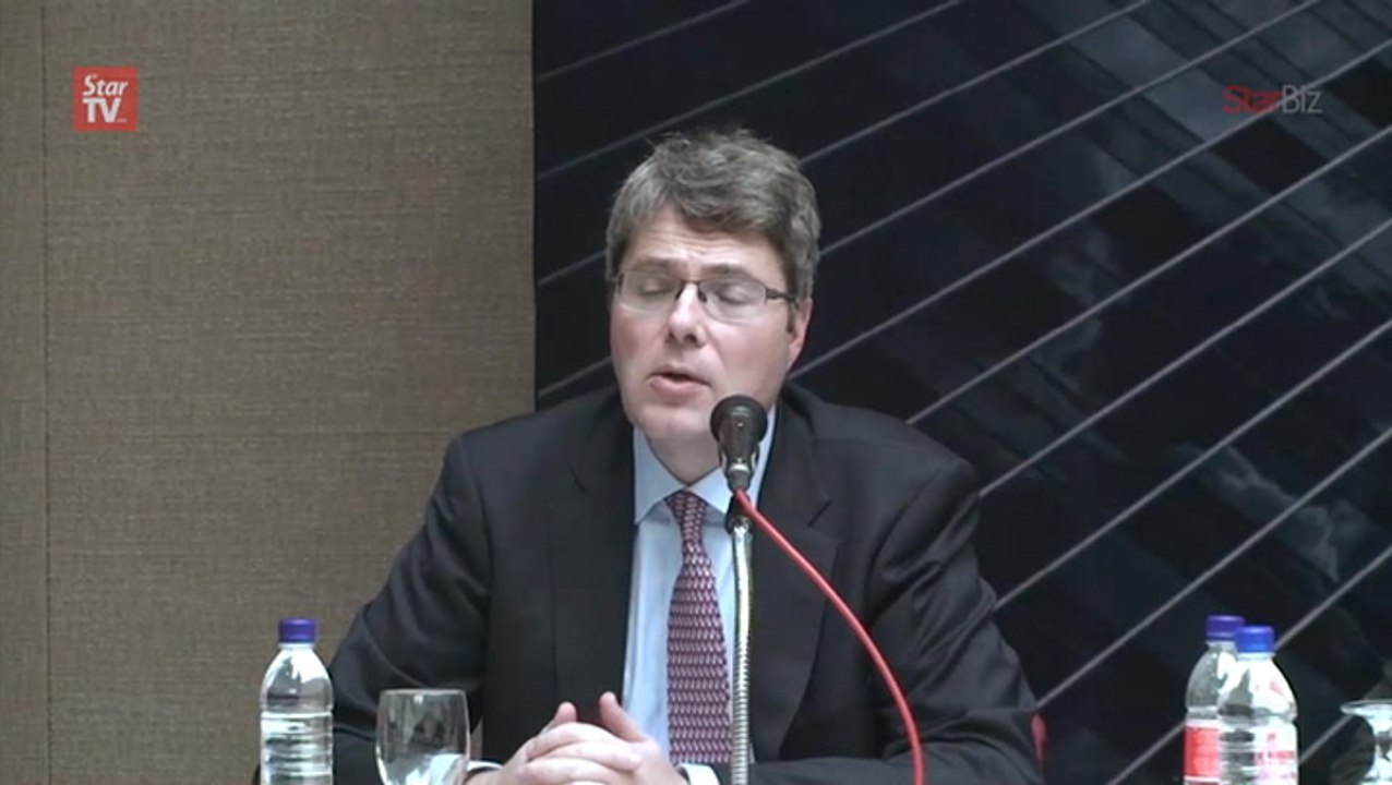 HSBC sees ringgit at 4.40 versus US dollar at year-end