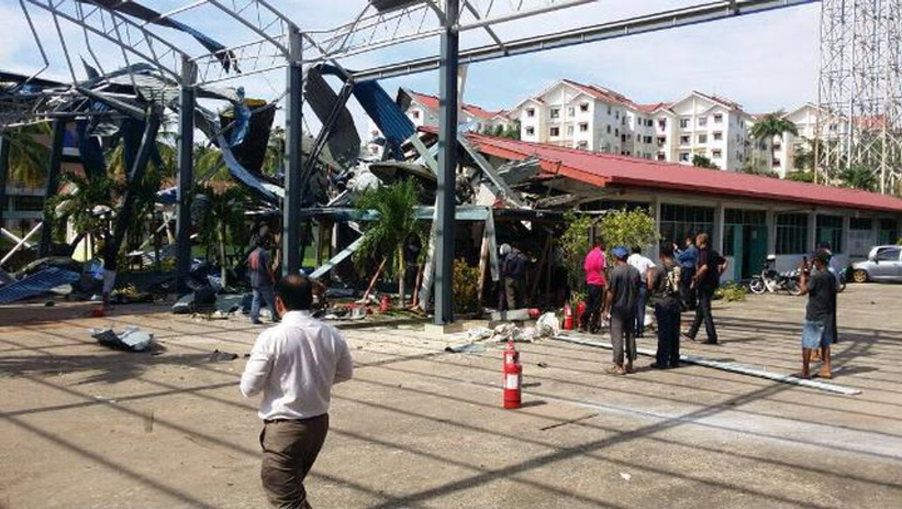 Copter crashes into Tawau school
