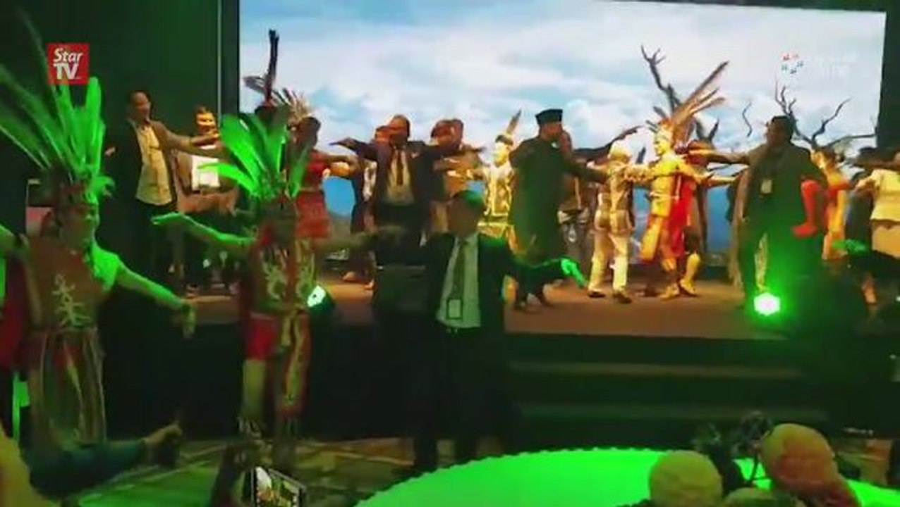 Malaysia shown through performances