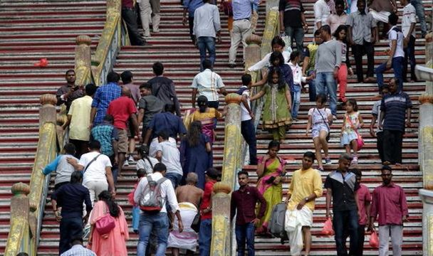 Devotees, visitors flock to Batu Caves on Deepavali