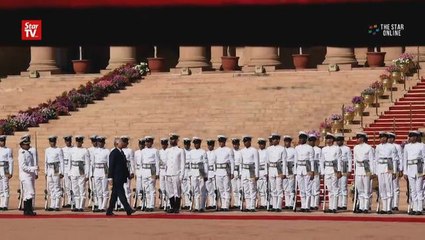 Najib in New Delhi to begin bilateral talks