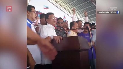 Shafie Apdal quits Umno