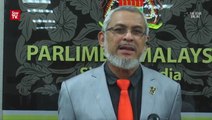 MPs make fun of Selangor police for cancelling permit for Tun M-Nazri debate