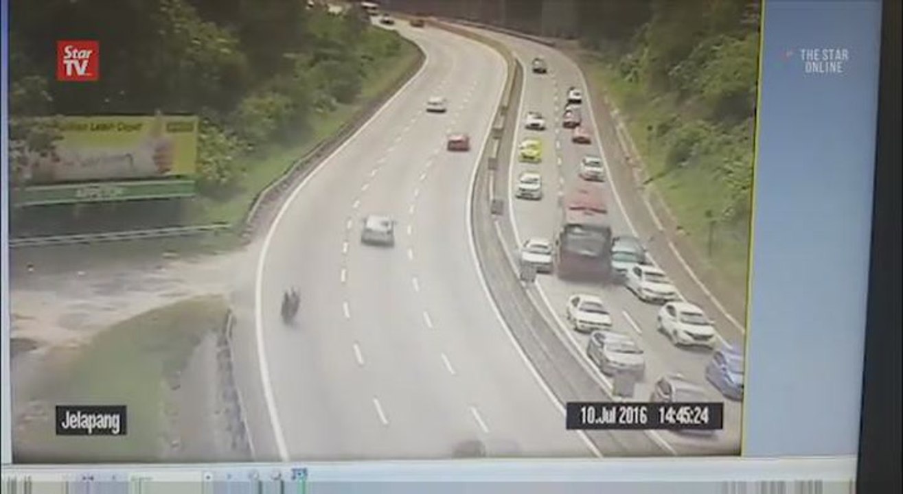 Out-of-control bus rams into 10 vehicles on highway