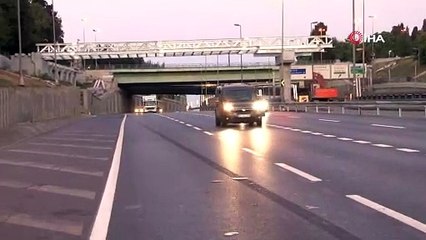 Edirnekapı üst geçidinin ilk etabının tamamlanmasıyla kapatılan şeritler trafiğe açıldı