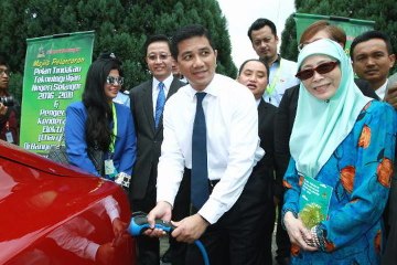 Wong: Reintroduce tax exemption for electric cars to promote going green