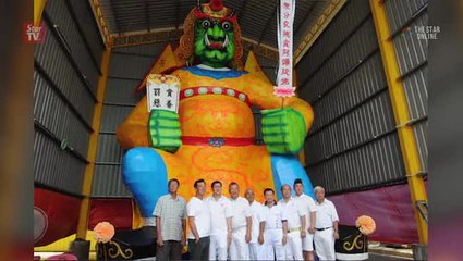 Self-taught statue maker builds largest statue of Tai Su Yeah
