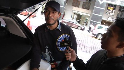 Peti Ais Dalam Kereta Azrel Ismail?