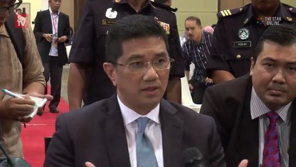 Télécharger la video: Selangor proposes to review poverty threshold income