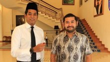 TMJ hands over FAM 'pen drive' to minister
