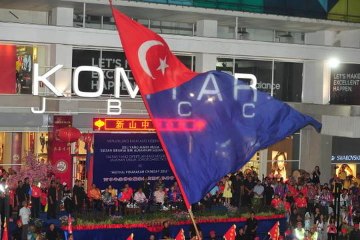Myriads of colours in Johor CNY chingay event