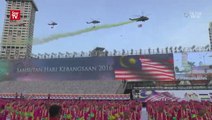 Malaysians show their love for the country
