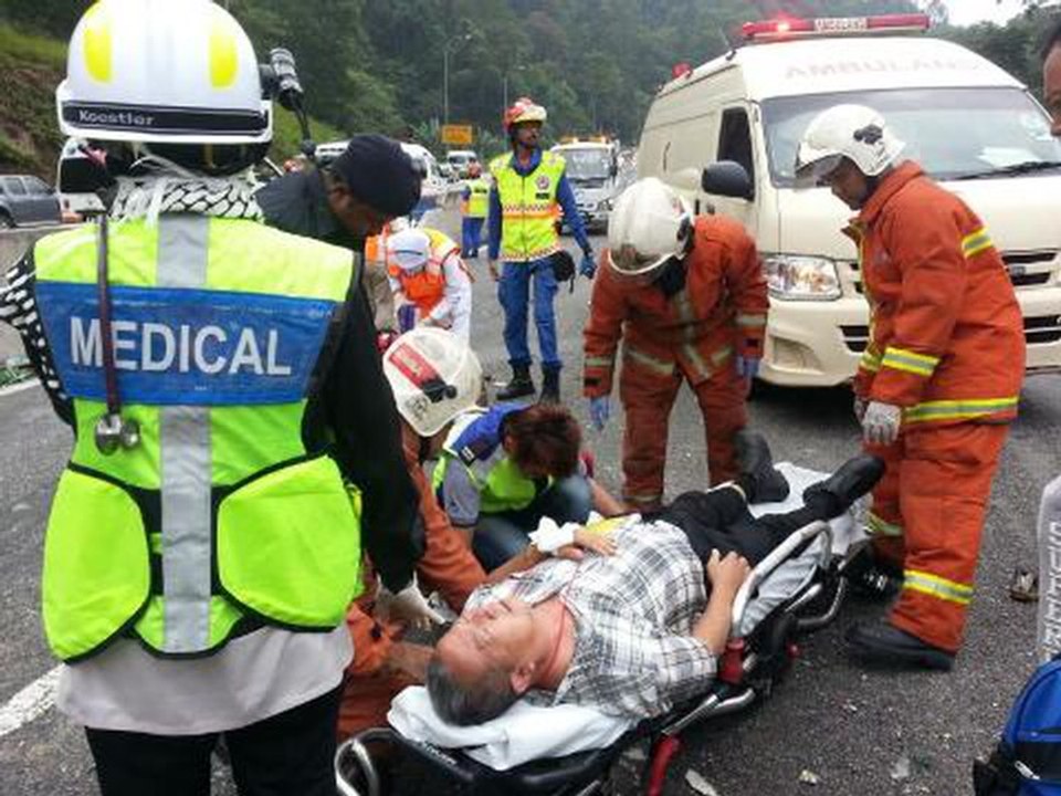 Thirteen Singaporeans injured in Karak highway crash