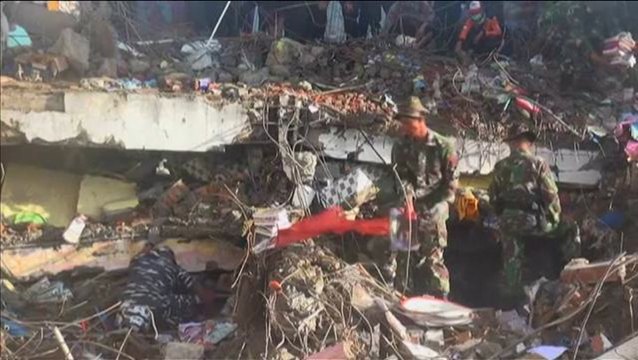 Search intensifies for earthquake victims