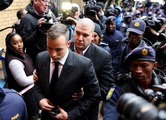 Pistorius arrives at court for murder sentencing
