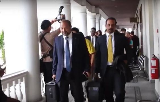 LGE case: Lawyers, party leaders, Phang's family arrive at George Town courthouse