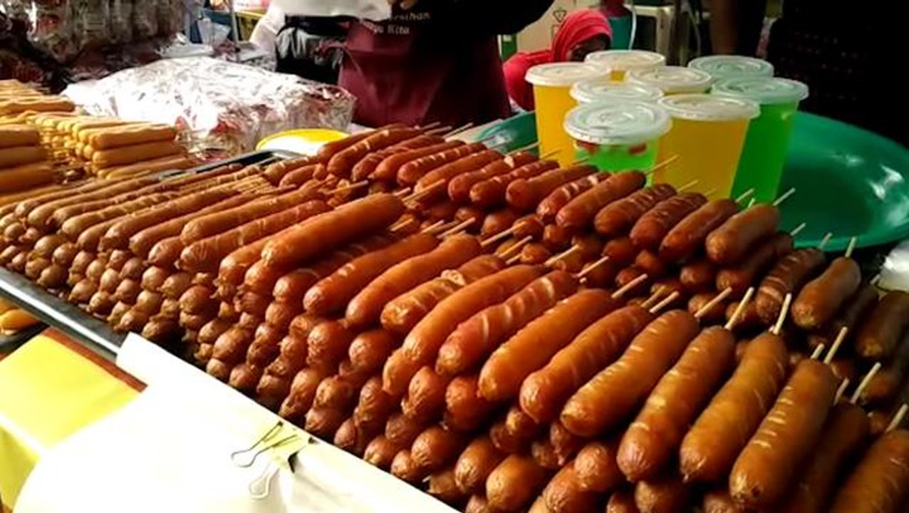 Sales boost for street vendors at Padang Merbok
