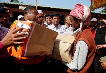Aid distributed to Rohingya refugees at Kutupalong camp