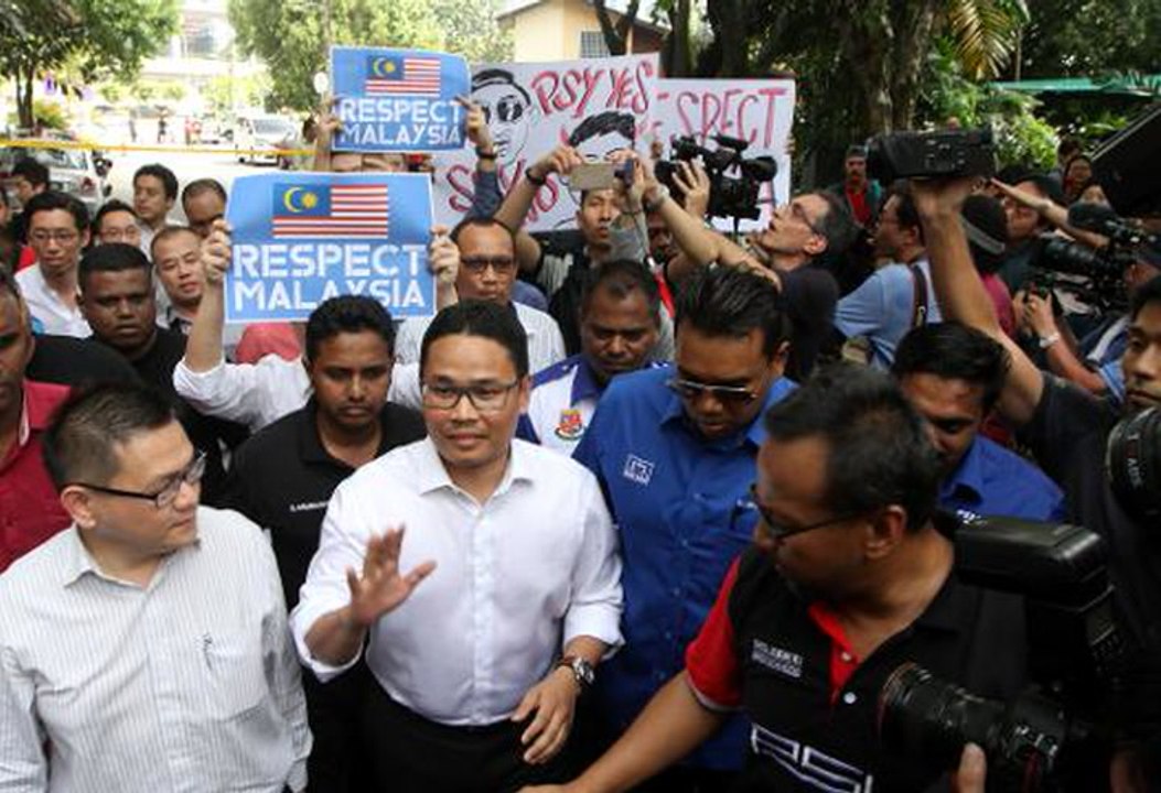 Umno youth group sends memorandum to reconsider...