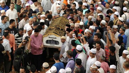 Lensa: Anak Tunaikan Permintaan SM Salim