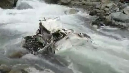 Bus crash kills 13 in Peru