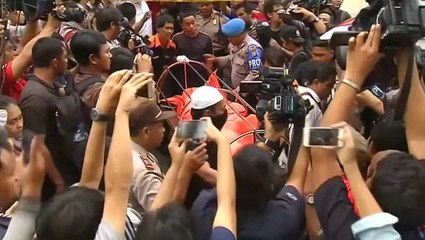 Six suffocate in locked bathroom in Jakarta armed robbery