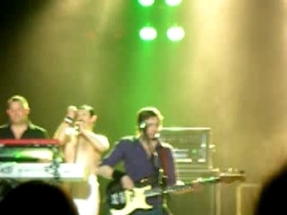 Hammer To Fall - One Night Of QUEEN lyon