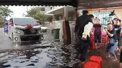 Love conquers all, even floodwaters