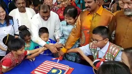 Communities celebrate Malaysia Day at "Go Make A Difference" carnival