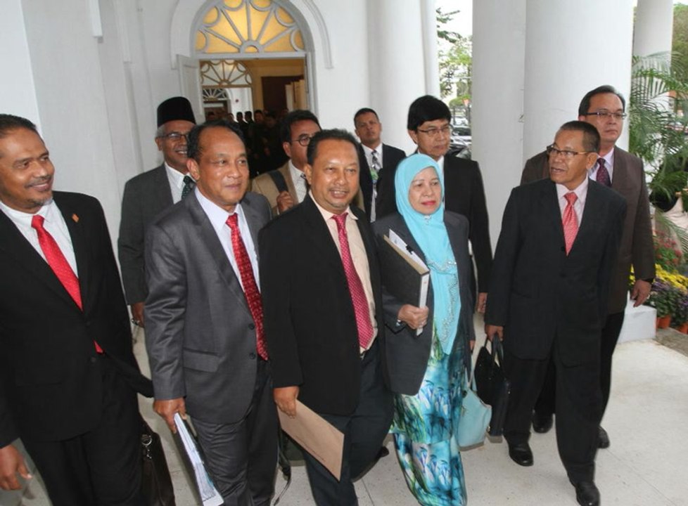 Nine Penang BN reps storm out after hill slope development motion amended