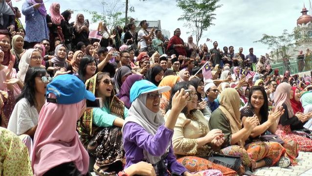 Keretapi Sarong returns, sees successful turnout on Malaysia Day