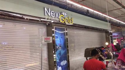 Three armed men dressed as police rob KL jewellery shop