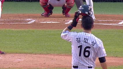 헬멧 벗어 사인 전달?...잇단 사인훔치기 논란에 LG '곤혹' / YTN