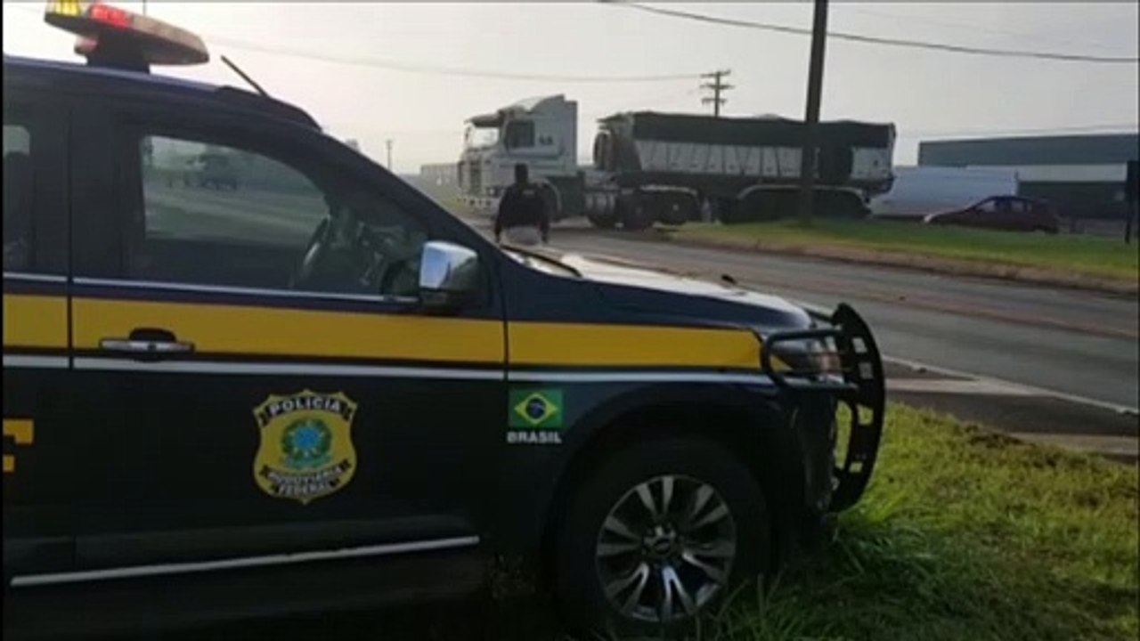 Neblina na BR-277: PRF faz ação para prevenir acidentes; Iluminação e distanciamento são fiscalizados