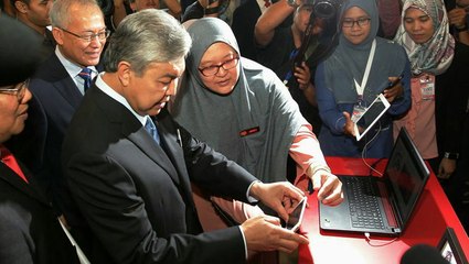 Zahid proposes RM3,500 minimum wage for skilled Malaysian workers