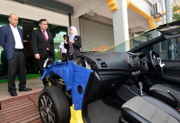 Child car seat ruling may not be enforced, ministry to study issue