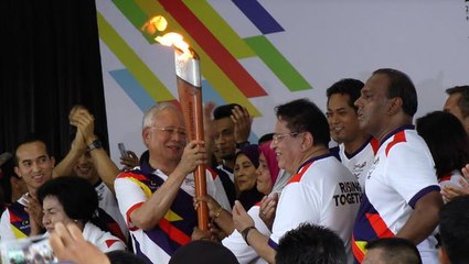 PM completes torch run at Naza Tower