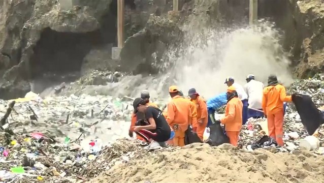 Waves of plastic, debris found in Caribbean sea off coast of Santo Domingo