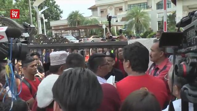 Red Shirts left red-faced by WhatsApp 'invite'