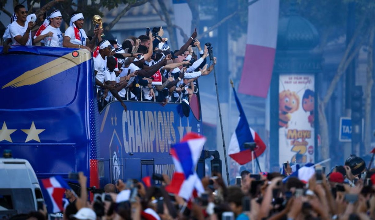 France celebrate their heroes’ return